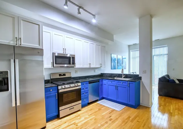 Photo 3 of Condo for sale at 4050 N Lincoln Ave #202, Chicago, IL 60618 | MLS# 12764410 | Listing updated on 2026-09-21