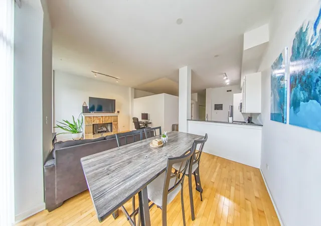 Photo 4 of Condo for sale at 4050 N Lincoln Ave #202, Chicago, IL 60618 | MLS# 12764410 | Listing updated on 2026-09-21