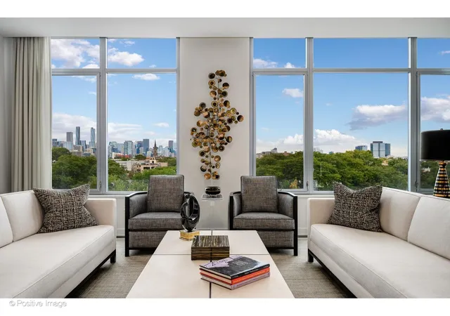 Listing Photo 4 - Condo for sale in building located at 540 W Webster Ave, Chicago, IL 60614 - Unit #511