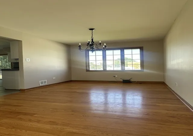 Photo 2 of Single family home for sale at 6828 Westview Dr, Oak Forest, IL 60452 | MLS# 12764422 | Listing updated on 2026-09-25