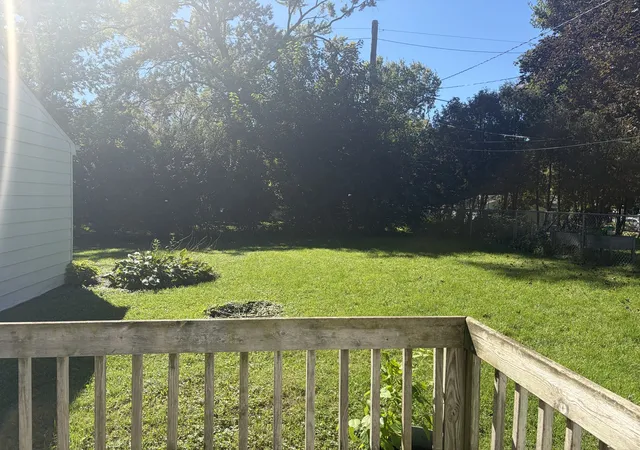 Photo 3 of Single family home for sale at 1417 Walnut Dr, Woodstock, IL 60098 | MLS# 12764430 | Listing updated on 2026-10-07