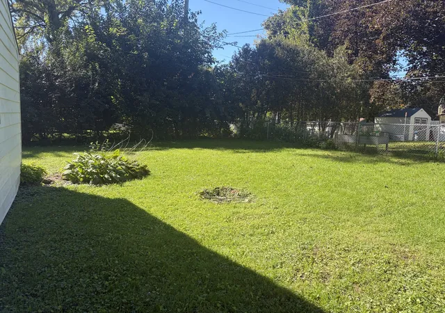 Photo 4 of Single family home for sale at 1417 Walnut Dr, Woodstock, IL 60098 | MLS# 12764430 | Listing updated on 2026-10-07