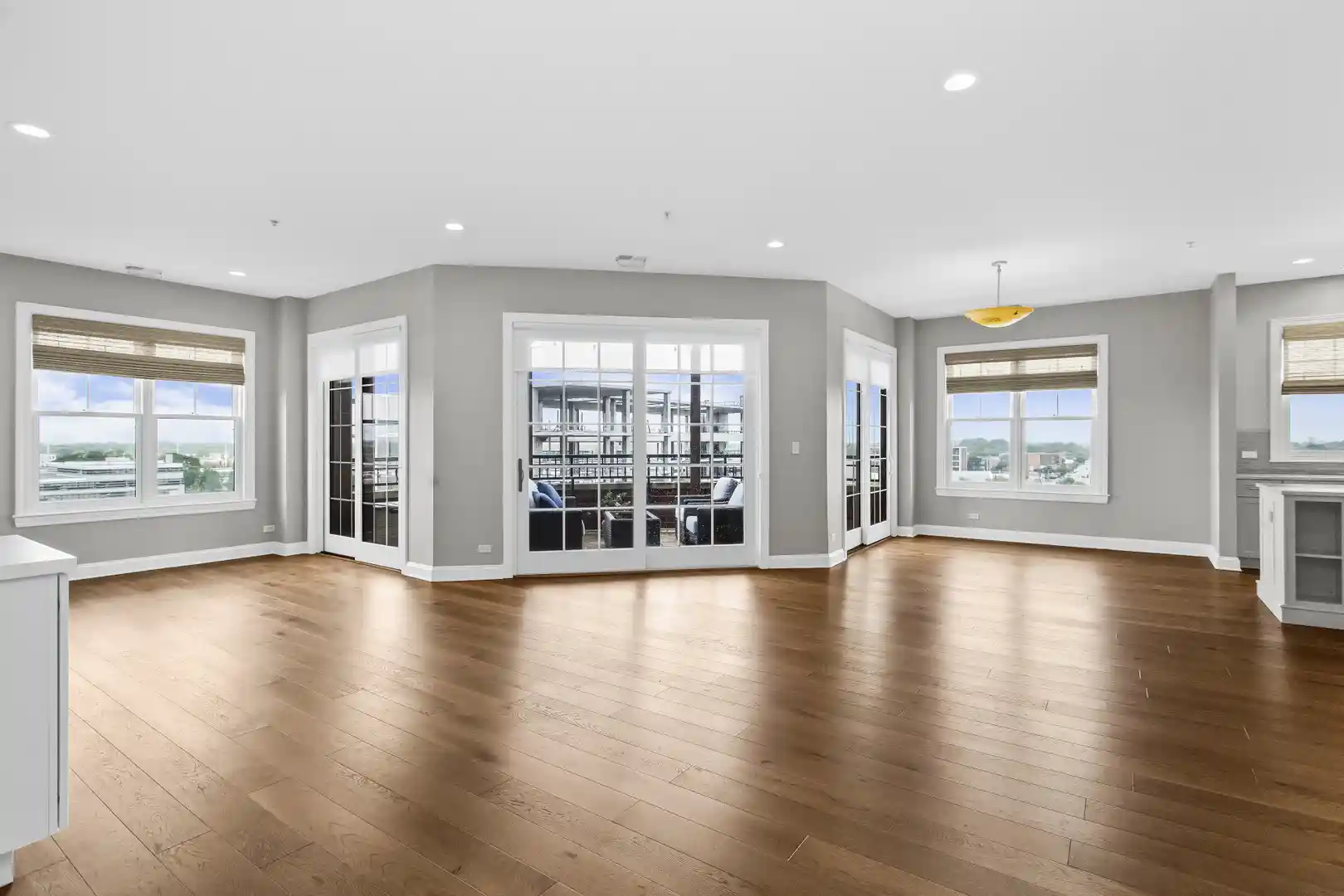 Listing Photo 2 - Condo for sale in 4953 Oakton St located at 4953 Oakton St, Skokie, IL 60077 - Unit #703