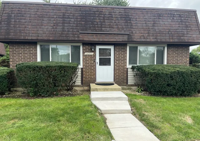 Condo for sale at 2510 Berkshire Ct #1, Waukegan, IL 60087 | MLS# 12764465
