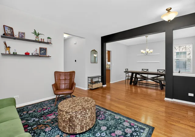 Photo 4 of Single family home for sale at 239 Bluegrass Pkwy, Oswego, IL 60543 | MLS# 12764466 | Listing updated on 2026-10-01