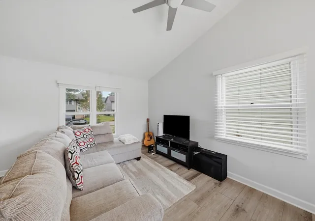 Photo 3 of Single family home for sale at 1114 Buttonwood Dr, Westmont, IL 60559 | MLS# 12764470 | Listing updated on 2026-09-19