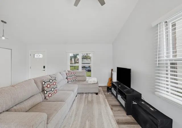 Photo 3 of Single family home for sale at 1114 Buttonwood Dr, Westmont, IL 60559 | MLS# 12764470 | Listing updated on 2026-09-19