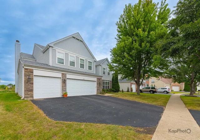 Photo 2 of Single family home for sale at 1512 Parkside Dr, Bolingbrook, IL 60490 | MLS# 12764476 | Listing updated on 2026-09-26