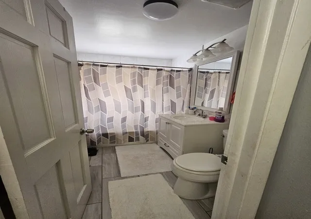 Photo 4 of Condo for sale at 7247 N Hamilton Ave #1A, Chicago, IL 60645 | MLS# 12764478 | Listing updated on 2026-09-24