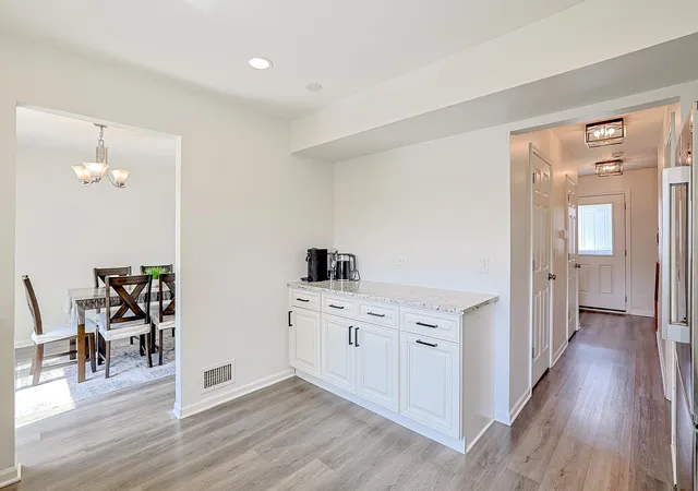 Photo 4 of Townhouse for sale at 293 Barclay Dr, Glendale Heights, IL 60139 | MLS# 12764486 | Listing updated on 2026-09-23