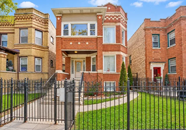 Condo for sale at 1229 N Austin Blvd #1, Chicago, IL 60651 | MLS# 12764494