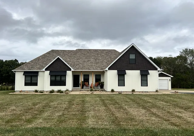 Photo 1 of Single family home for sale at 14393 N Manhattan Ln, Mt Vernon, IL 62864 | MLS# 12764505 | Listing updated on 2026-10-02