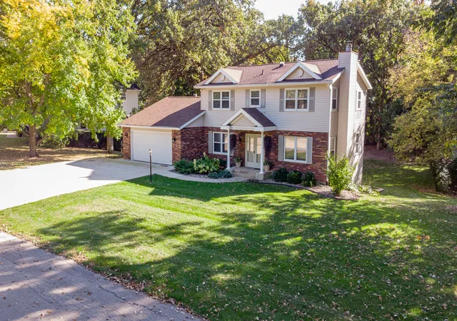 Single family home for sale at 732 Santa Fe Dr, Freeport, IL 61032 | MLS# 12764507