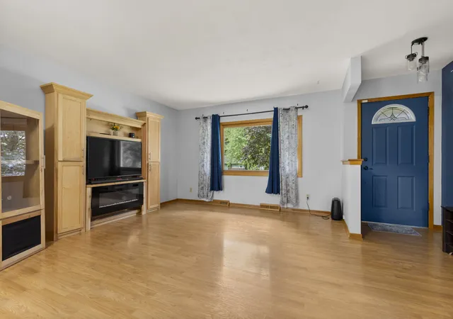 Photo 2 of Single family home for sale at 6128 Bristlecone Ln, Rockford, IL 61109 | MLS# 12764519 | Listing updated on 2026-09-25