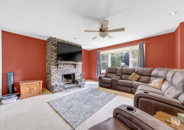 Photo 2 of Single family home for sale at 126 Bunkerhill Ave, South Elgin, IL 60177 | MLS# 12764524 | Listing updated on 2026-09-24