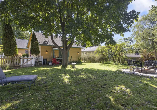 Photo 3 of Single family home for sale at 309 Chestnut St, Woodstock, IL 60098 | MLS# 12764536 | Listing updated on 2026-10-09