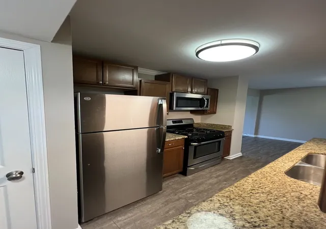 Photo 3 of Townhouse for sale at 460 Mallview Ln, Bolingbrook, IL 60440 | MLS# 12764552 | Listing updated on 2026-10-07