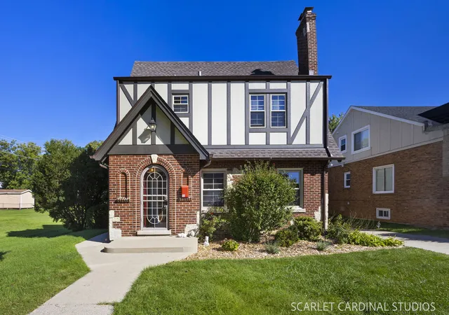 Photo 2 of Single family home for sale at 819 S Harvard Ave, Villa Park, IL 60181 | MLS# 12764555 | Listing updated on 2026-10-07