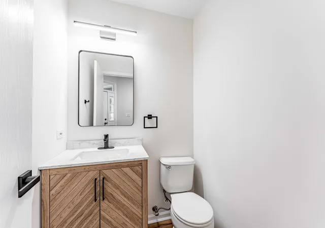 Photo 3 of Townhouse for sale at 2525 Looking Glass Ct, Aurora, IL 60502 | MLS# 12764557 | Listing updated on 2026-10-09