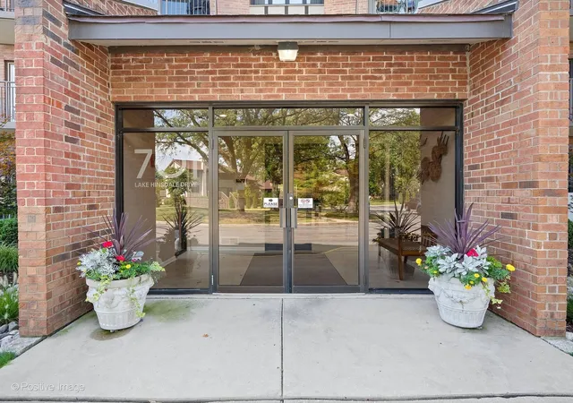 Condo for sale at 701 Lake Hinsdale Dr #410, Willowbrook, IL 60527 | MLS# 12764559