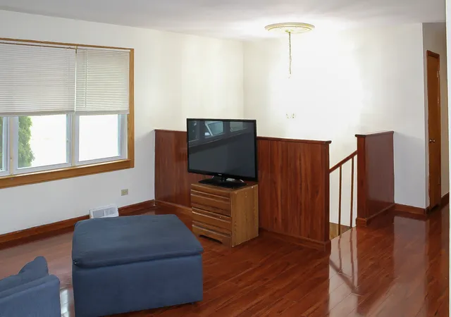 Photo 3 of Single family home for sale at 409 E Cherry Hl, Addison, IL 60101 | MLS# 12764560 | Listing updated on 2026-09-24