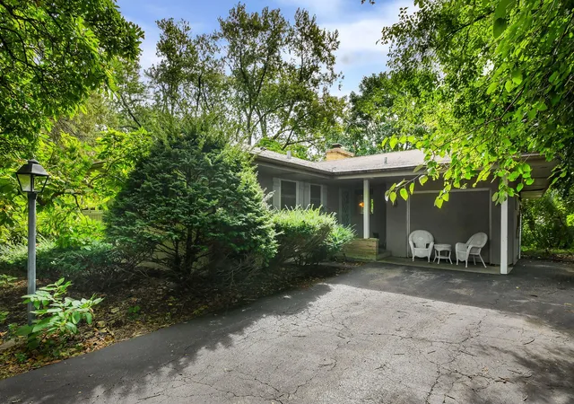 Photo 1 of Single family home for sale at 324 W Elm St, Wheaton, IL 60189 | MLS# 12764563 | Listing updated on 2026-09-23