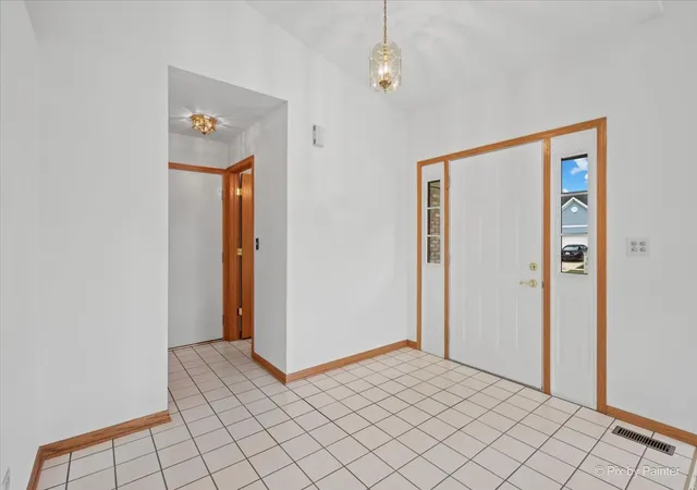 Photo 3 of Single family home for sale at 664 Mayfair Dr, Carol Stream, IL 60188 | MLS# 12764568 | Listing updated on 2026-09-24