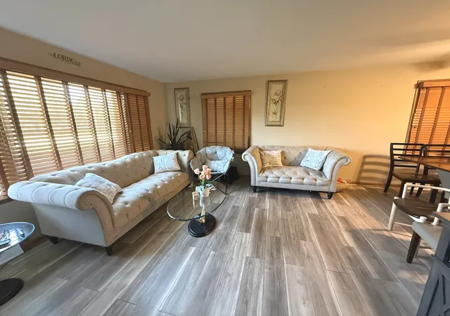 Photo 3 of Single family home for sale at 955 Silver Lake Rd, Cary, IL 60013 | MLS# 12764574 | Listing updated on 2026-10-07