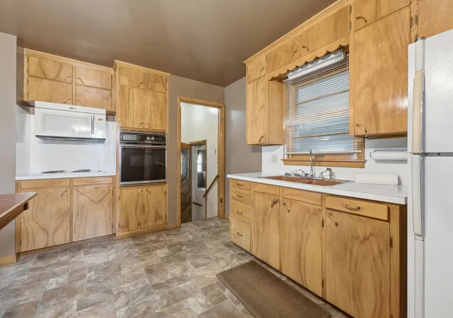 Photo 4 of Sale Pending at 402 Southwest 5th St, Aledo, IL 61231 | MLS# 12764576 | Listing updated on 2026-10-05