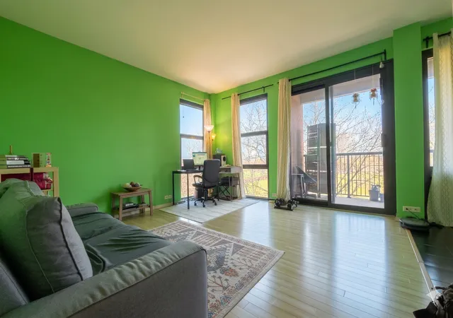 Listing Photo 5 - Condo for sale in building located at 3021 S Michigan Ave, Chicago, IL 60616 - Unit #510