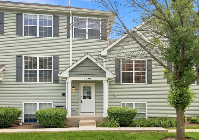 Photo 1 of Townhouse for sale at 1693 W Turtle Crk Ln, Round Lake, IL 60073 | MLS# 12764581 | Listing updated on 2026-09-30