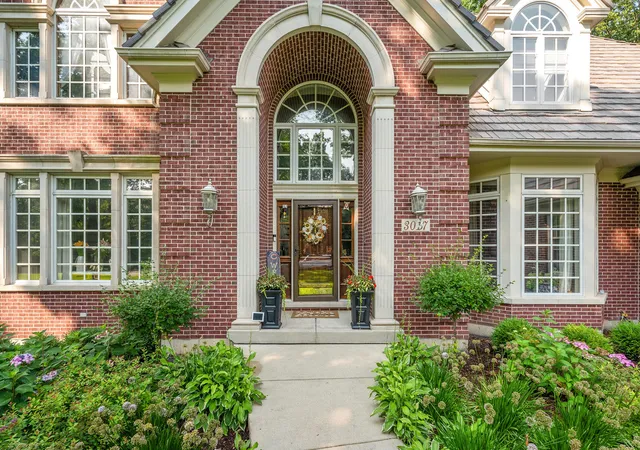 Photo 2 of Single family home for sale at 3017 Glen Eagles Ct, St. Charles, IL 60174 | MLS# 12764593 | Listing updated on 2026-09-23