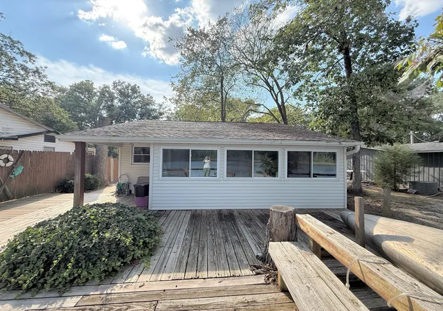 Photo 2 of Single family home for sale at 4866 E Mitchell Lake Rd, Mulkeytown, IL 62865 | MLS# 12764600 | Listing updated on 2026-10-20