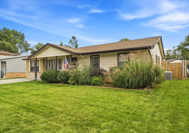 Photo 2 of Single family home for sale at 1097 Cypress Ln, Elk Grove Village, IL 60007 | MLS# 12764604 | Listing updated on 2026-10-01