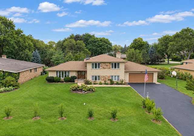 Photo 1 of Single family home for sale at 1428 Roslyn Rd, Schaumburg, IL 60193 | MLS# 12764608 | Listing updated on 2026-10-03