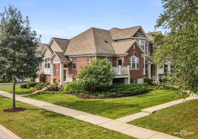 Photo 2 of Townhouse for sale at 2533 Dunraven Ave, Naperville, IL 60540 | MLS# 12764613 | Listing updated on 2026-09-25