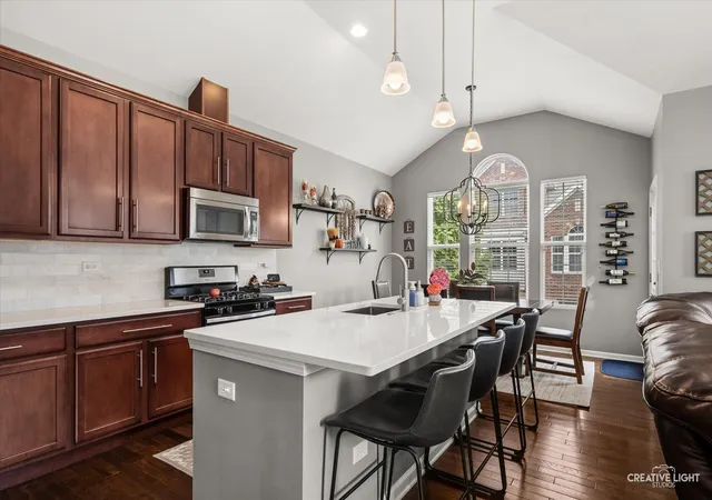 Photo 3 of Townhouse for sale at 2533 Dunraven Ave, Naperville, IL 60540 | MLS# 12764613 | Listing updated on 2026-09-25
