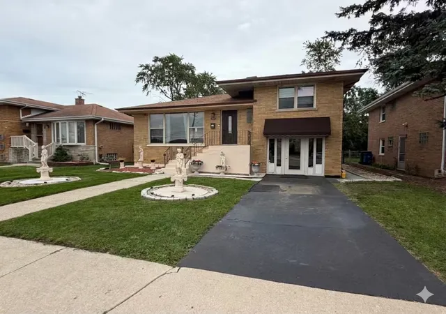 Photo 1 of Single family home for sale at 7923 Central Ave, Burbank, IL 60459 | MLS# 12764624 | Listing updated on 2026-10-06