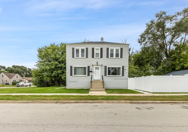 Photo 1 of Single family home for sale at 431 W Elm St, Villa Park, IL 60181 | MLS# 12764636 | Listing updated on 2026-09-27