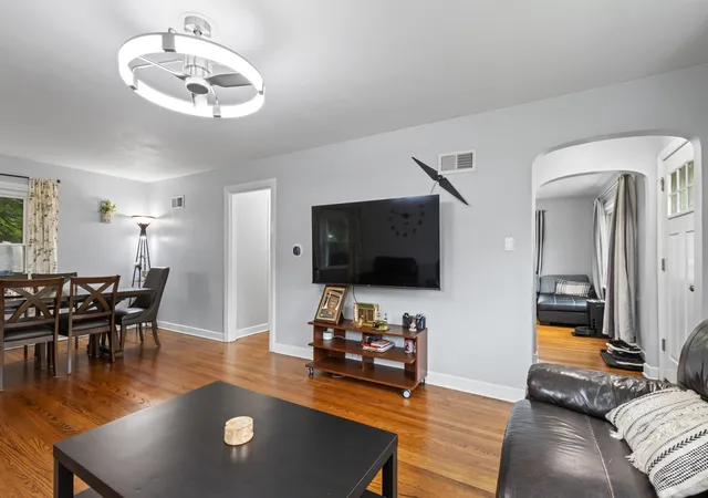 Photo 3 of Single family home for sale at 431 W Elm St, Villa Park, IL 60181 | MLS# 12764636 | Listing updated on 2026-09-27