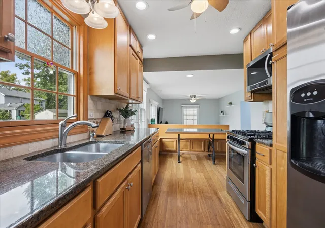 Photo 4 of Single family home for sale at 2174 Stirrup Ln, Wheaton, IL 60189 | MLS# 12764640 | Listing updated on 2026-09-27