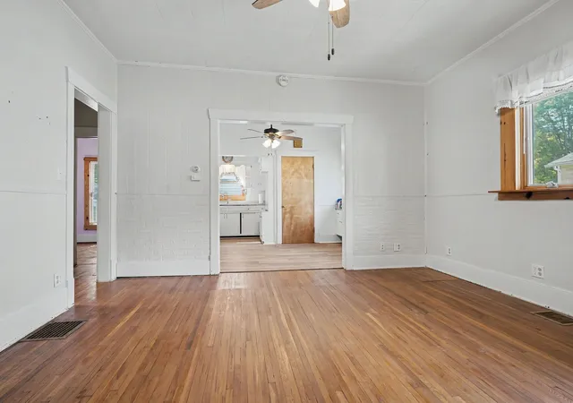 Photo 3 of Single family home for sale at 312 E South St, Clinton, IL 61727 | MLS# 12764641 | Listing updated on 2026-10-06