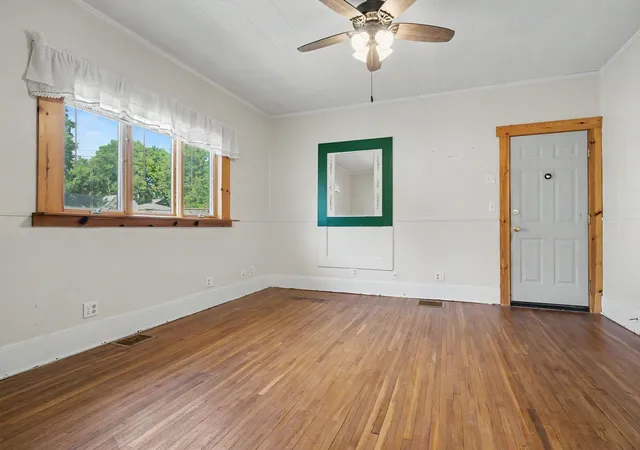 Photo 4 of Single family home for sale at 312 E South St, Clinton, IL 61727 | MLS# 12764641 | Listing updated on 2026-10-06