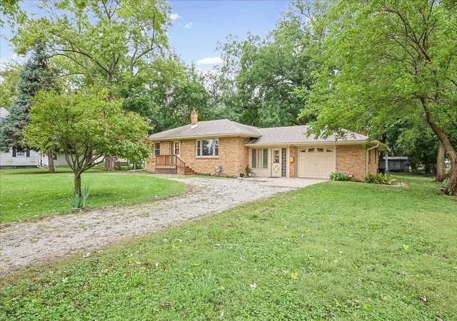 Single family home for sale at 1518 S Vermillion St, Streator, IL 61364 | MLS# 12764642