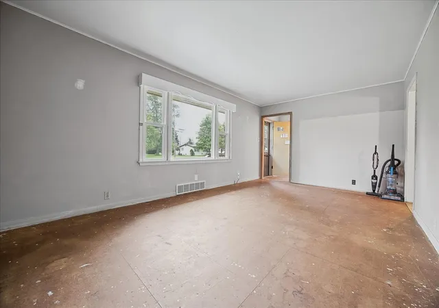 Photo 2 of Single family home for sale at 1518 S Vermillion St, Streator, IL 61364 | MLS# 12764642 | Listing updated on 2026-09-28