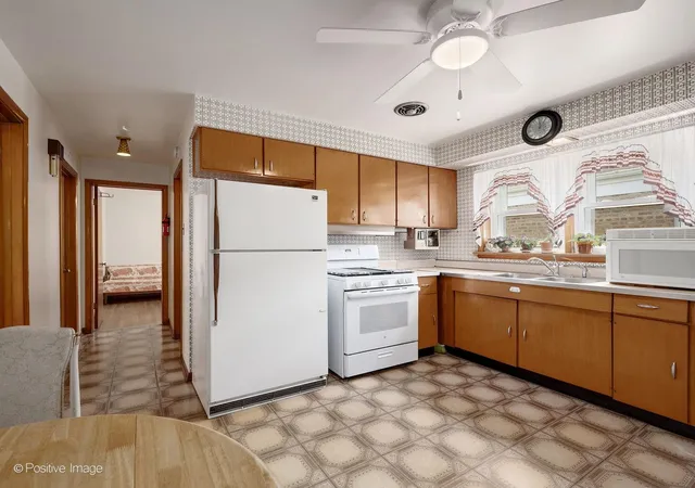Photo 3 of Single family home for sale at 5403 S Lotus Ave, Chicago, IL 60638 | MLS# 12764710 | Listing updated on 2026-09-22