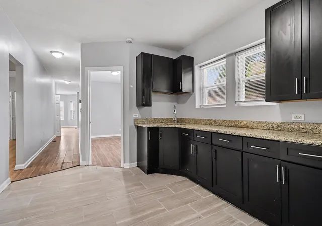 Photo 3 of House for sale at 6931 S Woodlawn Ave, Chicago, IL 60637 | MLS# 12764712 | Listing updated on 2026-09-29