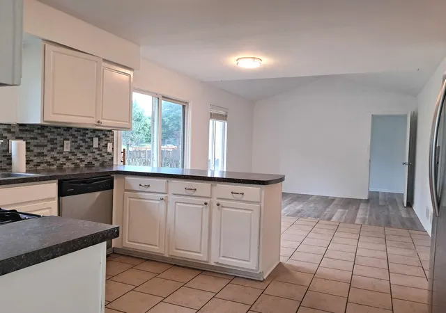 Photo 3 of Single family home for sale at 21426 W Georgetown Ct, Plainfield, IL 60544 | MLS# 12764720 | Listing updated on 2026-09-20
