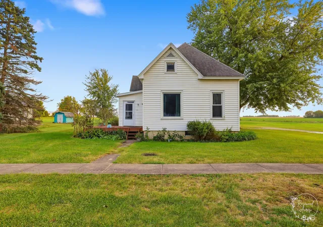 Photo 1 of Single family home for sale at 104 E Cleveland St, Cullom, IL 60929 | MLS# 12764726 | Listing updated on 2026-10-29
