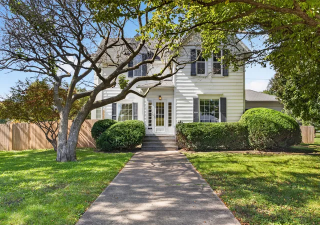 Photo 1 of Single family home for sale at 404 S 3rd Street, Malta, IL 60150 | MLS# 12764730 | Listing updated on 2026-10-05
